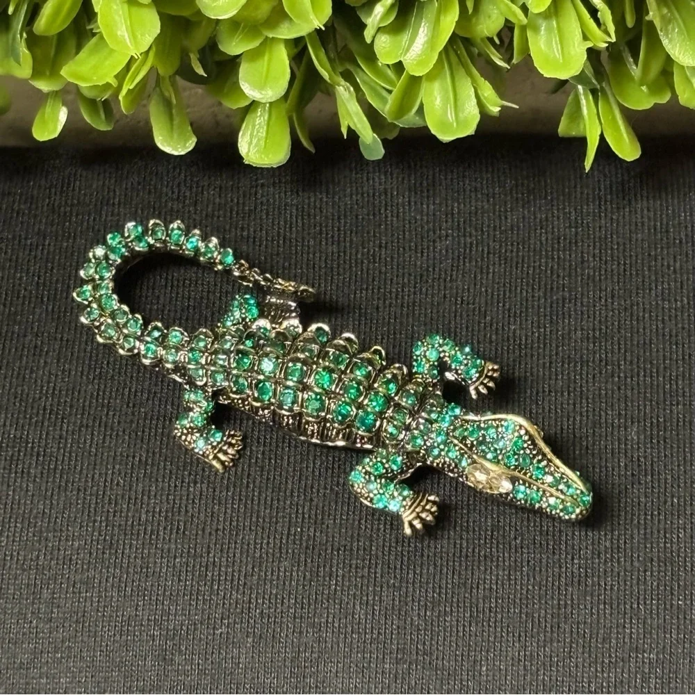 ALLIGATOR CROCODILE BROOCH GREEN CRYSTAL GLASS RHINESTONE GOLDTONE METAL